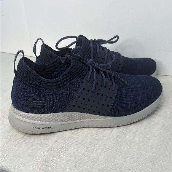 The Skechers Matera Knocto in Navy size 11.5 - Picture 2 of 8